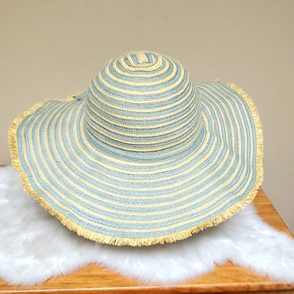 Blue and Tan Straw Wide-Brimmed Sun Beach Hat